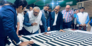 Union Minister for Textiles Shri Giriraj Singh Visits Agra; Reviews Carpet, Handicrafts, Footwear and Technical Textiles Sectors