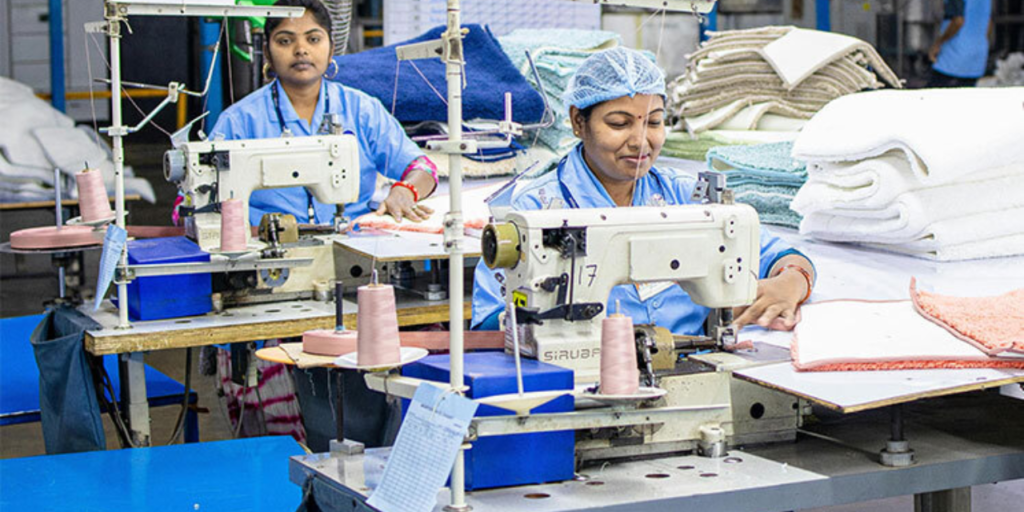 India's Textile & Apparel Exports Reach ₹3.25 Lakh Crore in FY 2025-26
